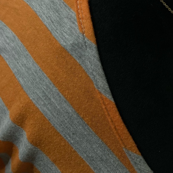 Orange/Gray Striped Batwing Sleeve Style Top Med - Picture 6 of 9